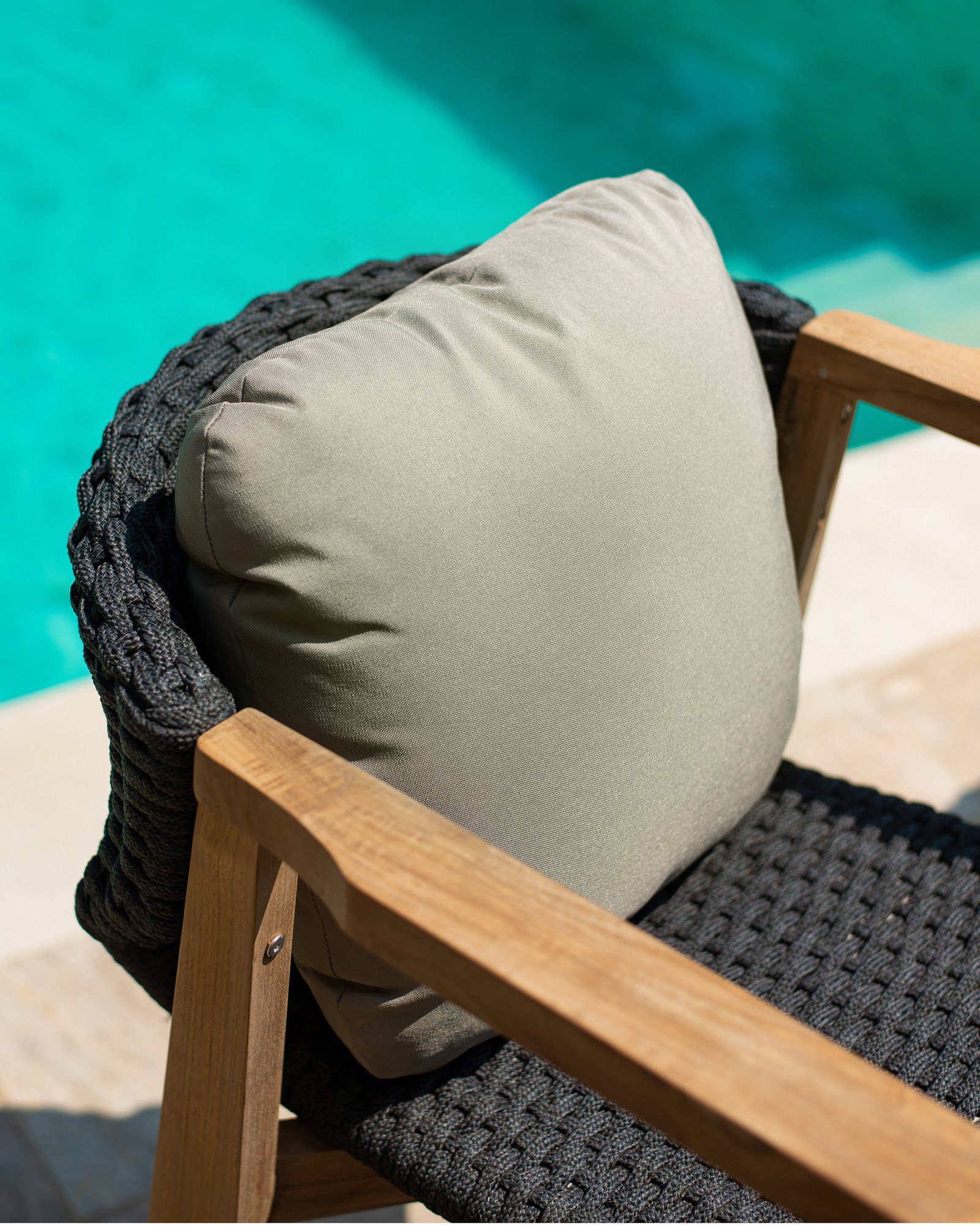 PURA DINING TABLE & NEO ARM CHAIR Thumbnail