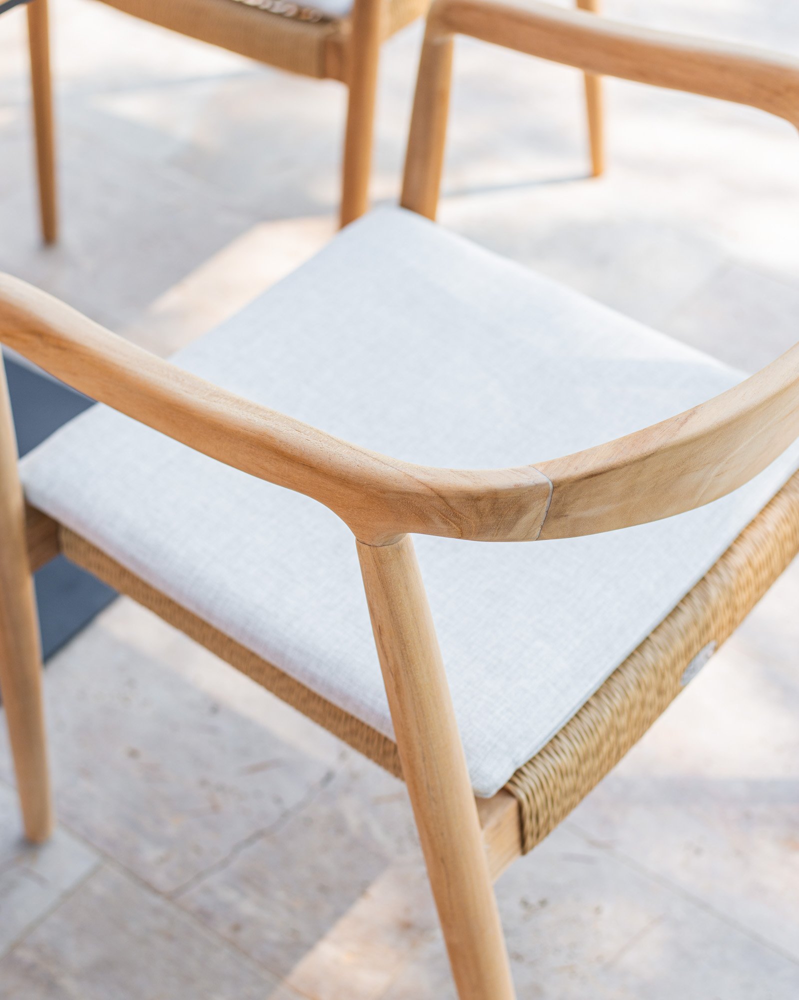 COAST TABLE & SETH OUTDOOR CHAIR Thumbnail