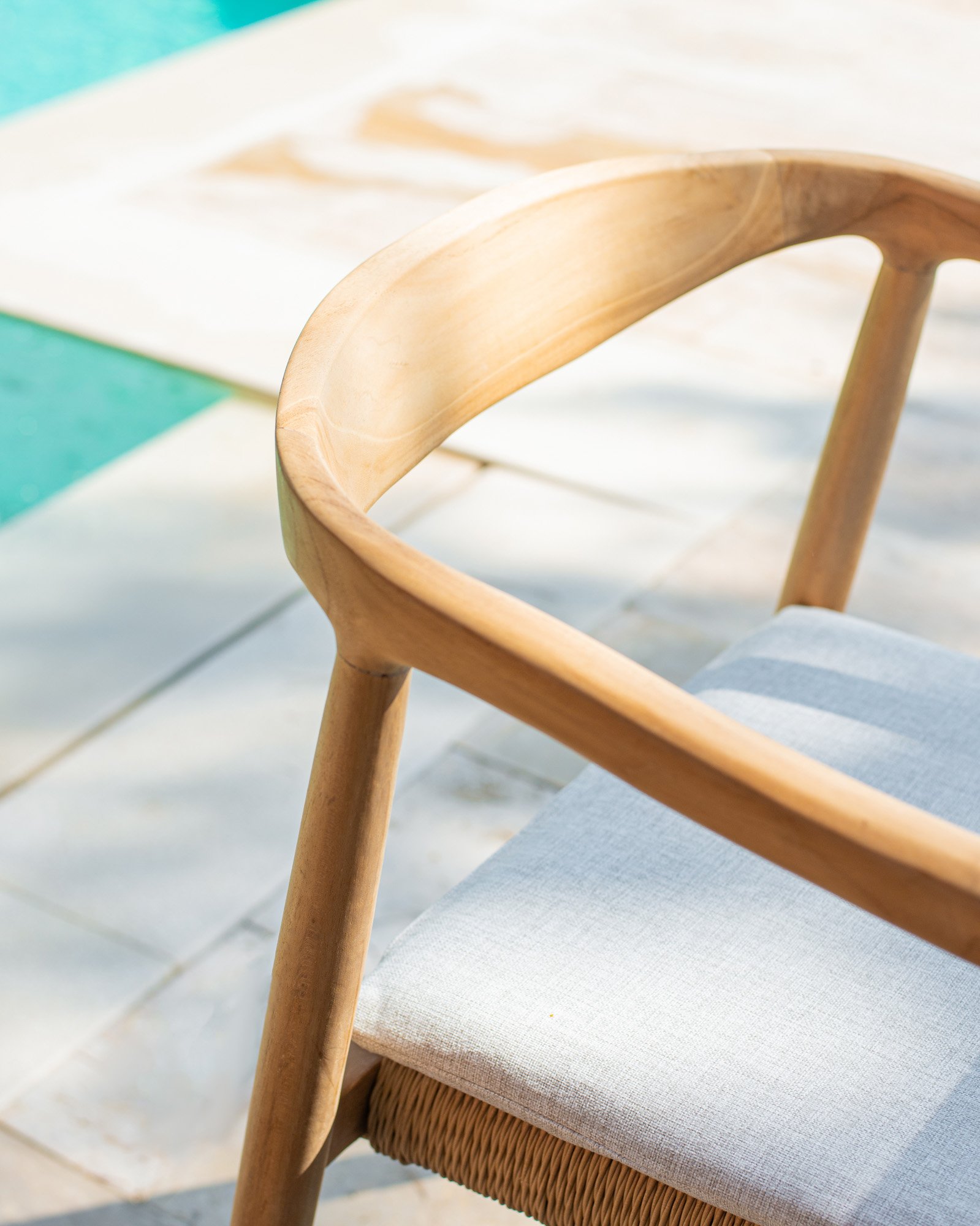 COAST TABLE & SETH OUTDOOR CHAIR Thumbnail